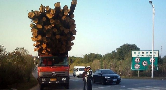 Какие предусмотрены штрафы для транспорта с перегрузом крупногабаритным грузом